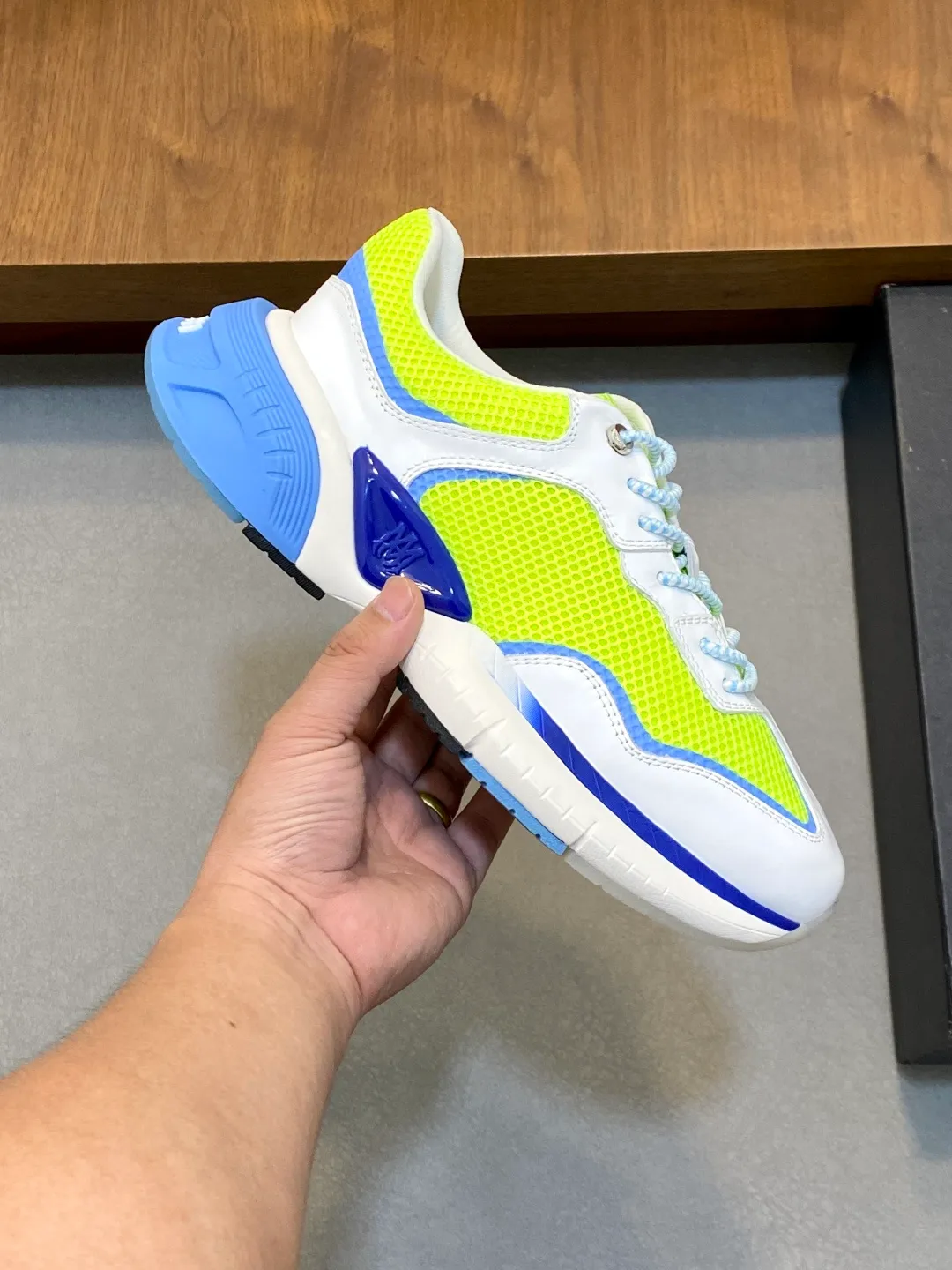 💰740 AMIRI's new men's casual sports shoes, made of first-layer cowhide leather uppers and spliced ​​with original breathable mesh, rich in three-dimensionality, contrasting color design, simple style, fashionable and sporty, breathable mesh lining, original ultra-light outsole, a must-have item for daily leisure! Size: 38-45 (38, 45 customized)